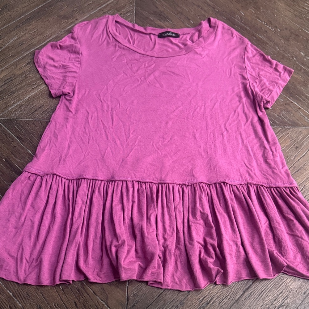 Caralase Short Sleeve Peplum Tee - Size Medium